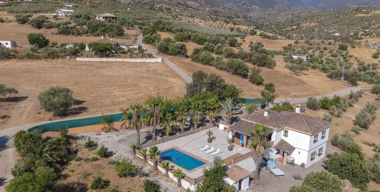 Venta de villa independiente en Guaro 3