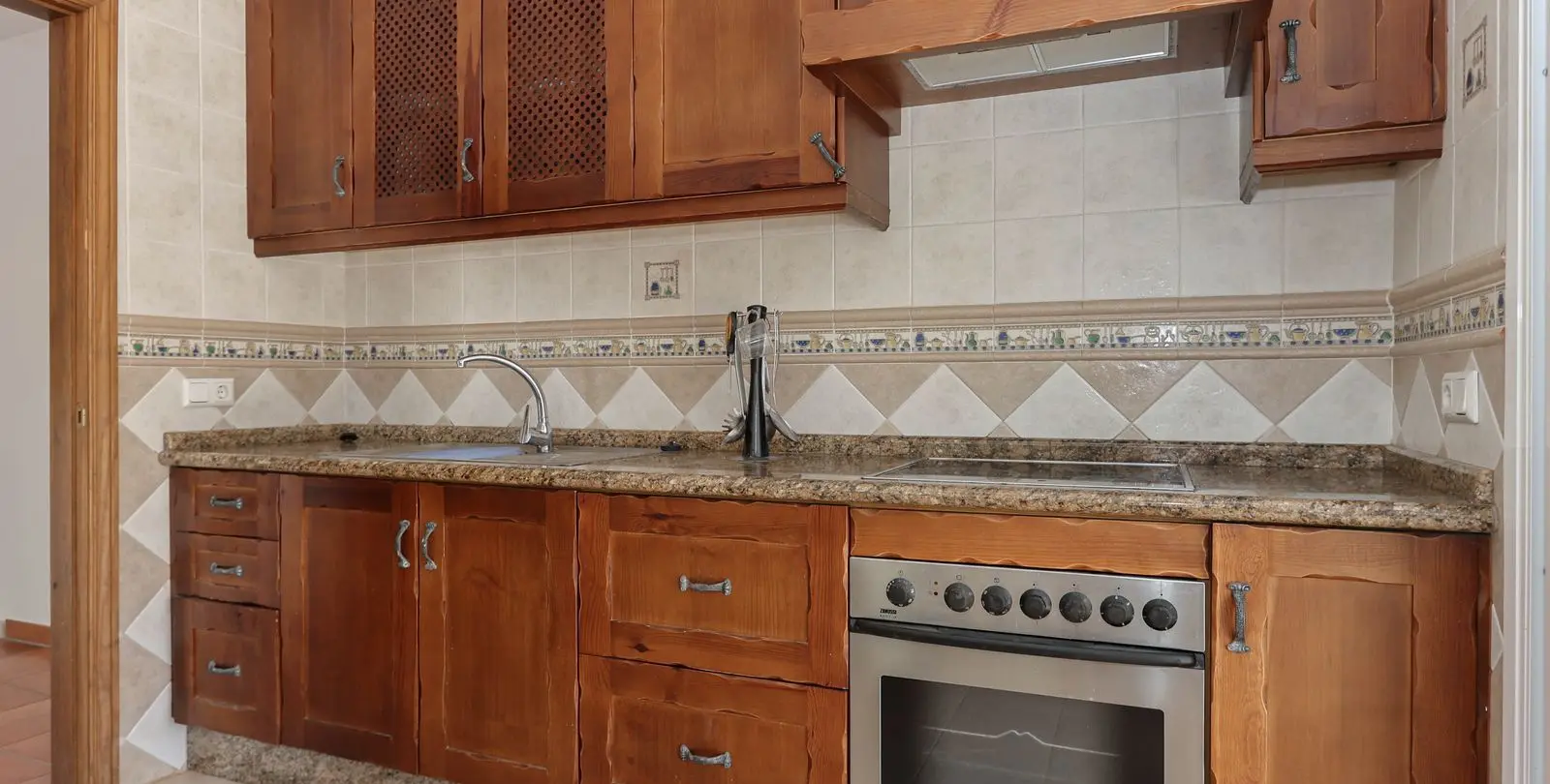 Venta de villa independiente en Guaro 4
