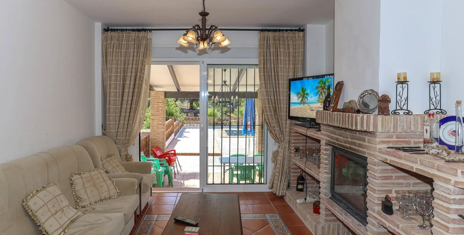 Venta de villa independiente en Guaro 5