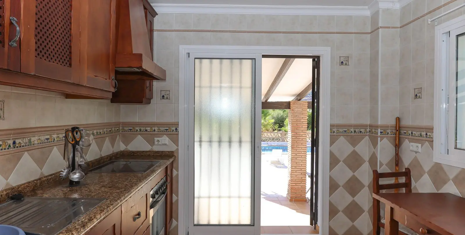 Venta de villa independiente en Guaro 13
