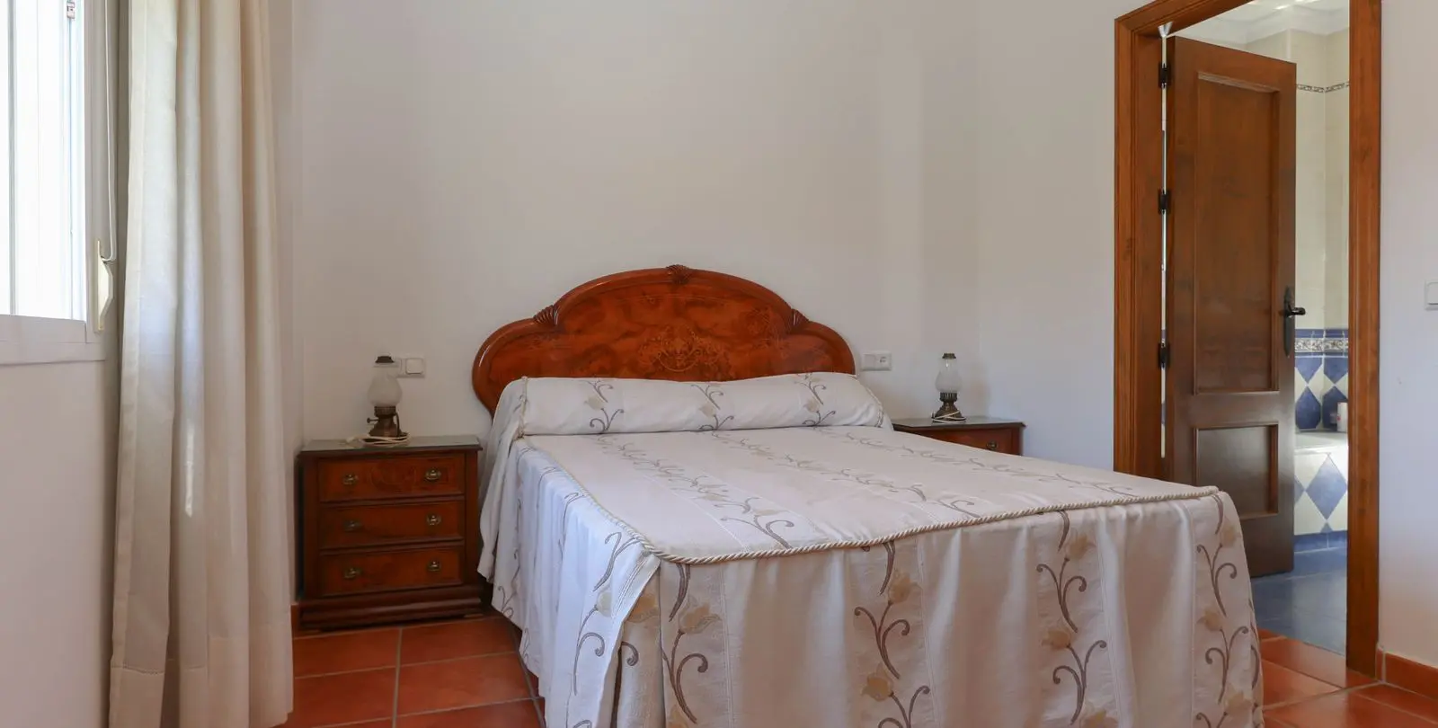 Venta de villa independiente en Guaro 16