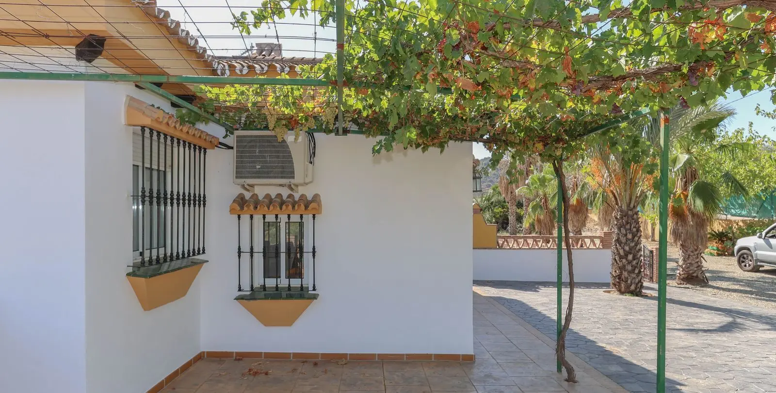 Venta de villa independiente en Guaro 37