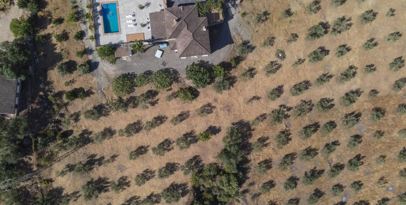 Venta de villa independiente en Guaro 45
