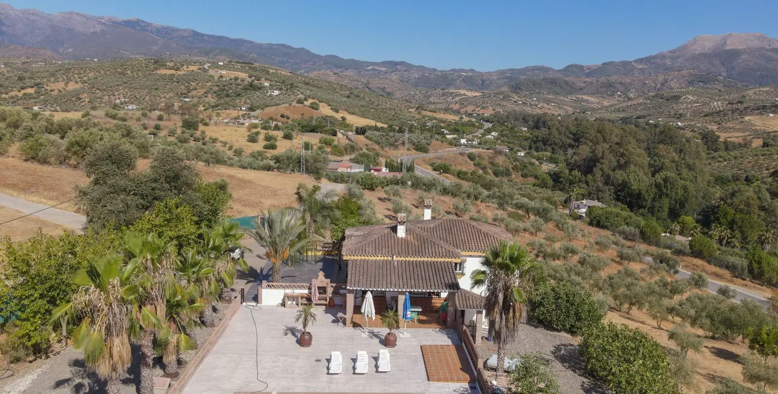 Venta de villa independiente en Guaro 46