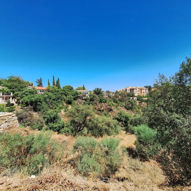 Venta de parcela residencial en Elviria