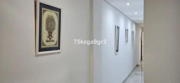 Sale of middle floor apartment in Estepona 1