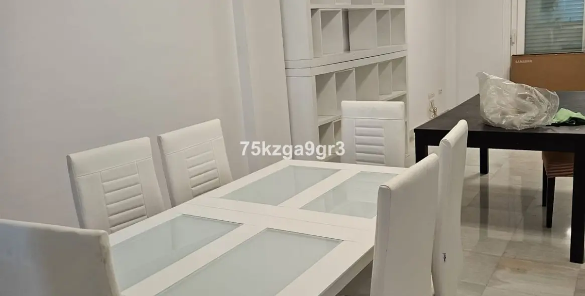 Sale of middle floor apartment in Estepona 5