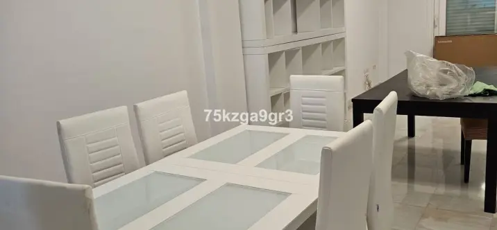 Sale of middle floor apartment in Estepona 4