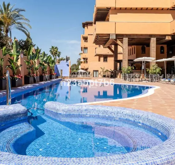 Sale of penthouse duplex in El Paraiso