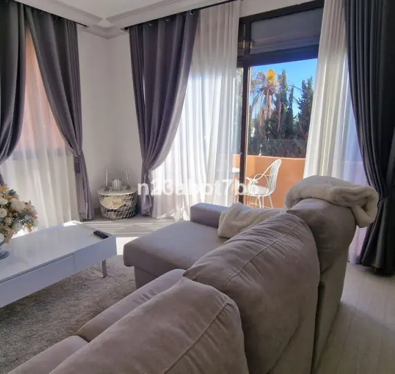 Sale of penthouse duplex in El Paraiso