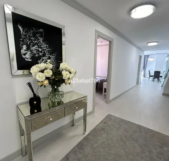 Sale of penthouse duplex in El Paraiso