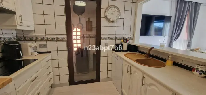 Продажа двухуровневого пентхауса в El Paraiso 4