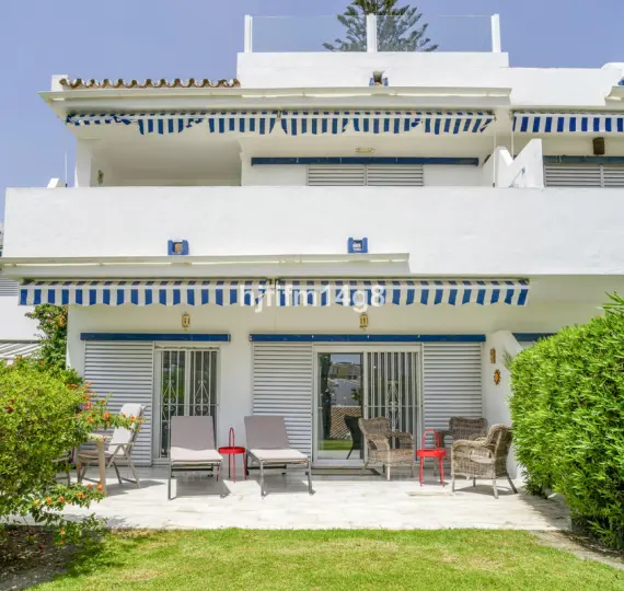 Venta de apartamento en planta baja en Nueva Andalucía