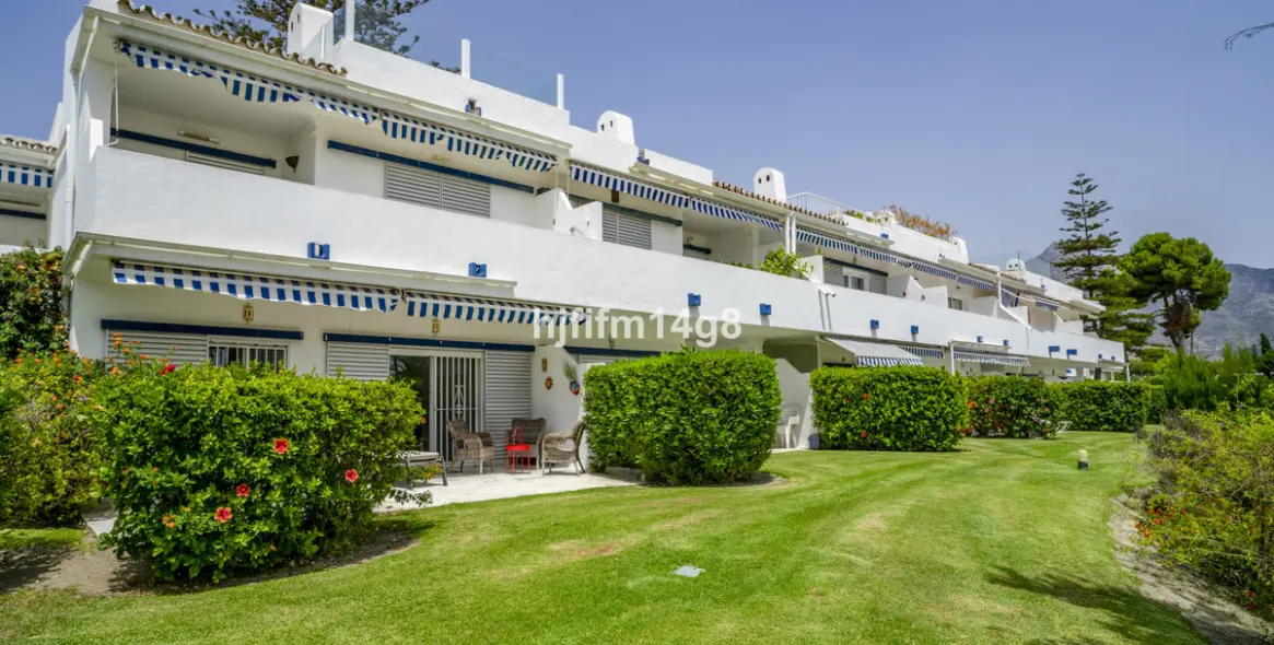 Sale of ground floor apartment in Nueva Andalucía 2