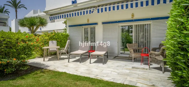 Venta de apartamento en planta baja en Nueva Andalucía 2