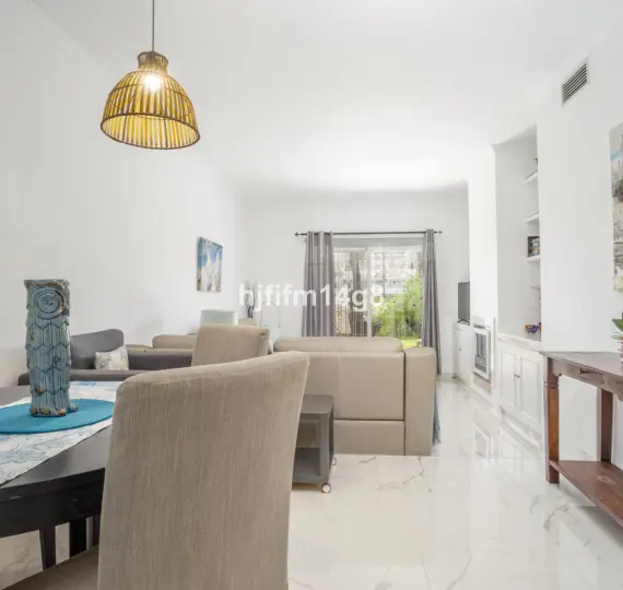 Venta de apartamento en planta baja en Nueva Andalucía