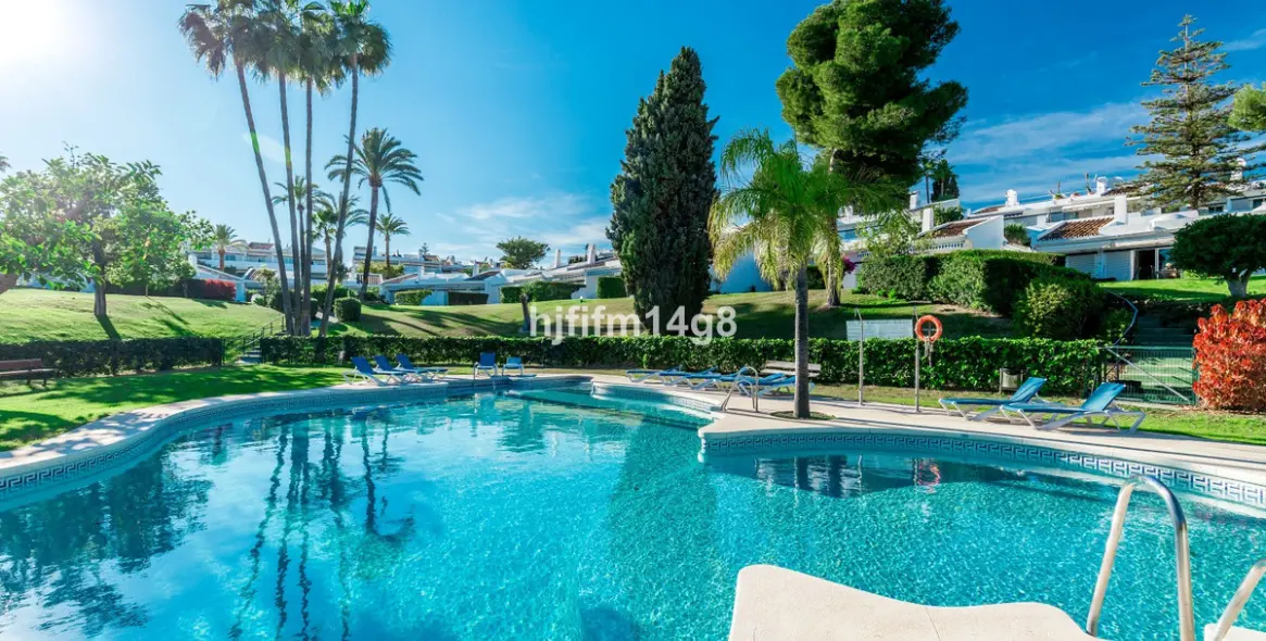 Sale of ground floor apartment in Nueva Andalucía 17