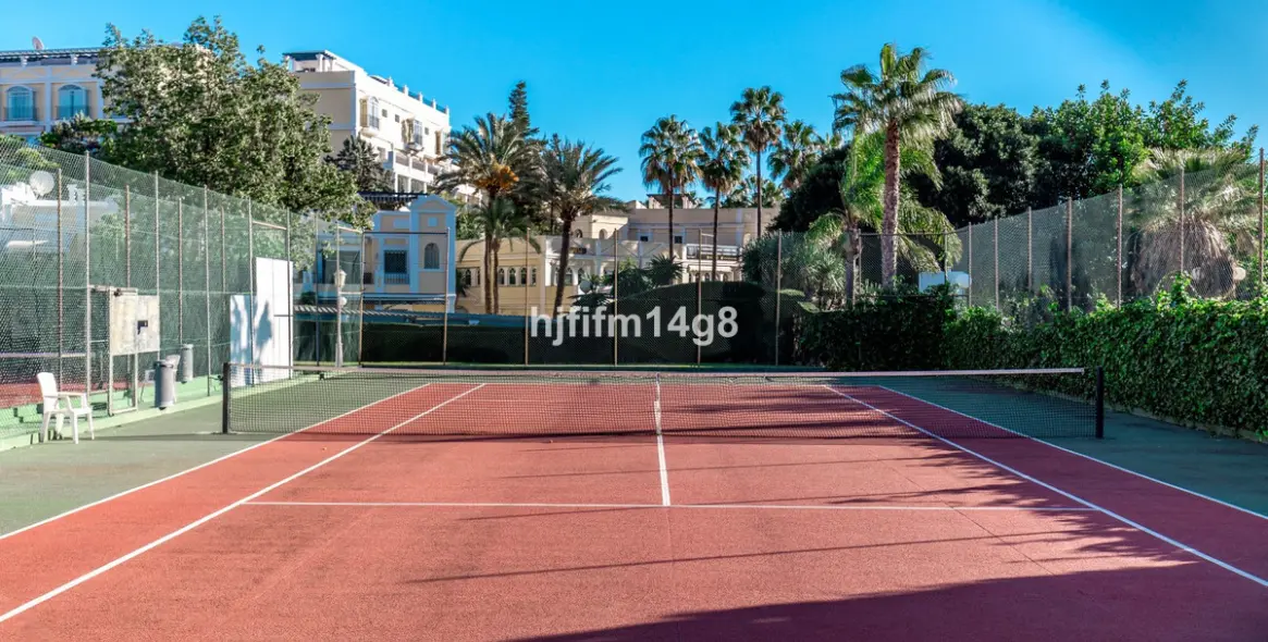 Sale of ground floor apartment in Nueva Andalucía 19