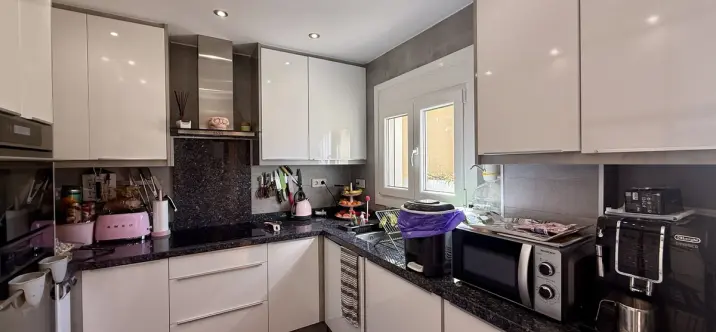 Sale of penthouse in Calahonda 1