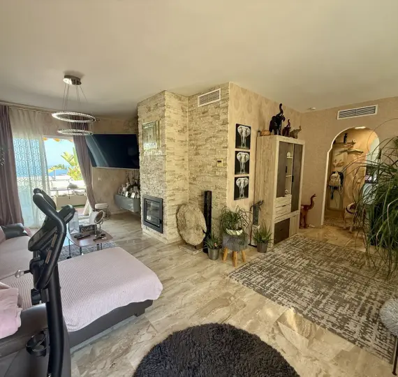 Sale of penthouse in Calahonda