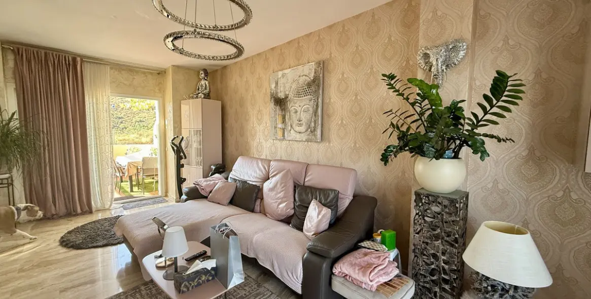 Sale of penthouse in Calahonda 10