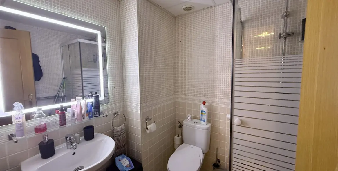 Sale of penthouse in Calahonda 17