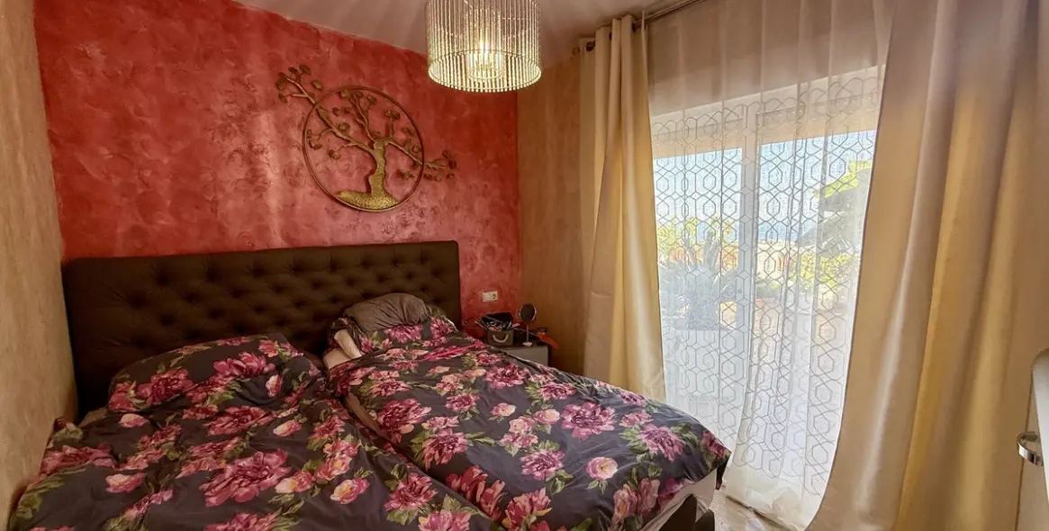 Sale of penthouse in Calahonda 18