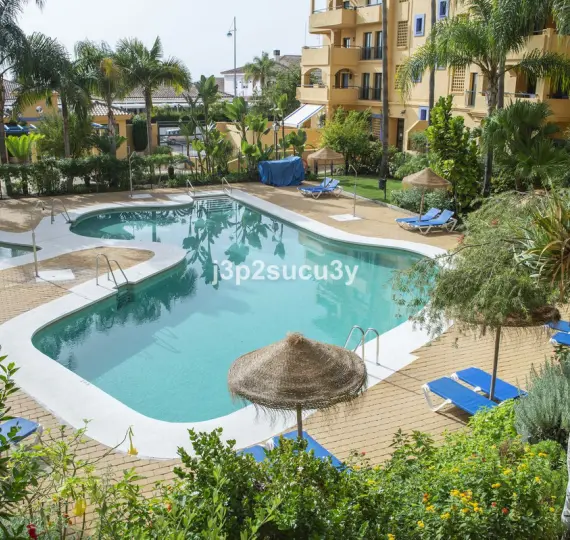 Продажа апартаментов на среднем этаже в Marbella