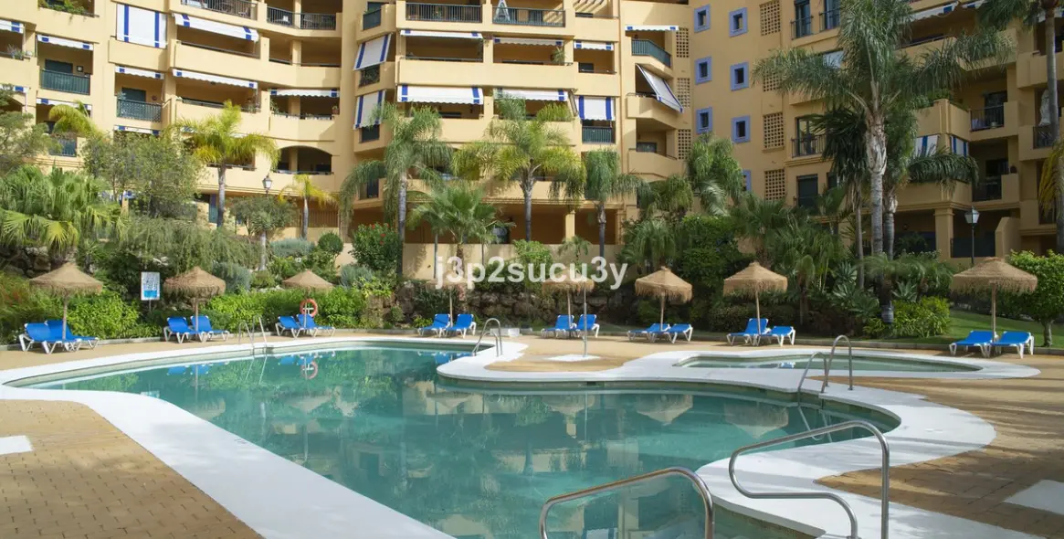 Sale of middle floor apartment in Marbella 21