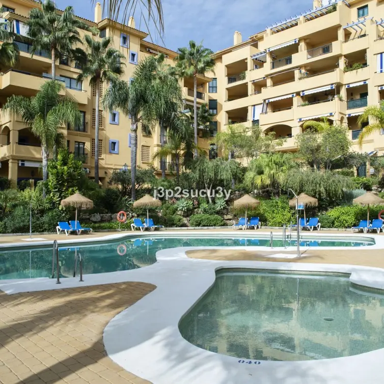 Sale of middle floor apartment in Marbella