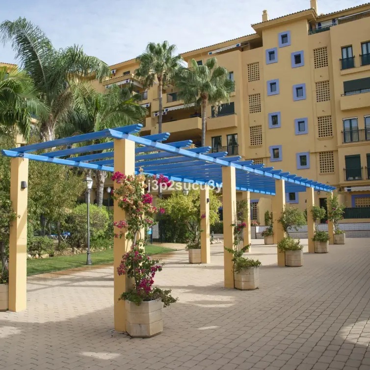 Sale of middle floor apartment in Marbella
