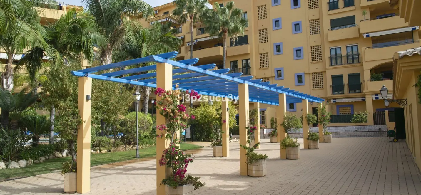 Sale of middle floor apartment in Marbella 2