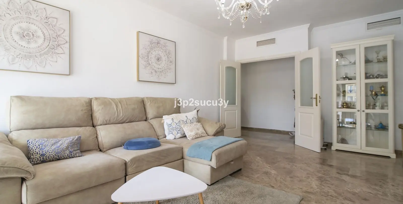 Sale of middle floor apartment in Marbella 8