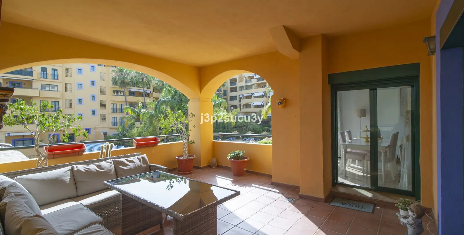 Sale of middle floor apartment in Marbella 10