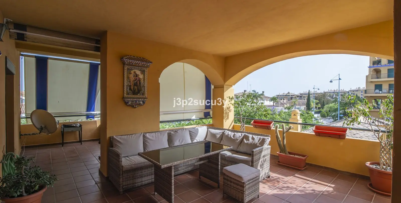 Sale of middle floor apartment in Marbella 12