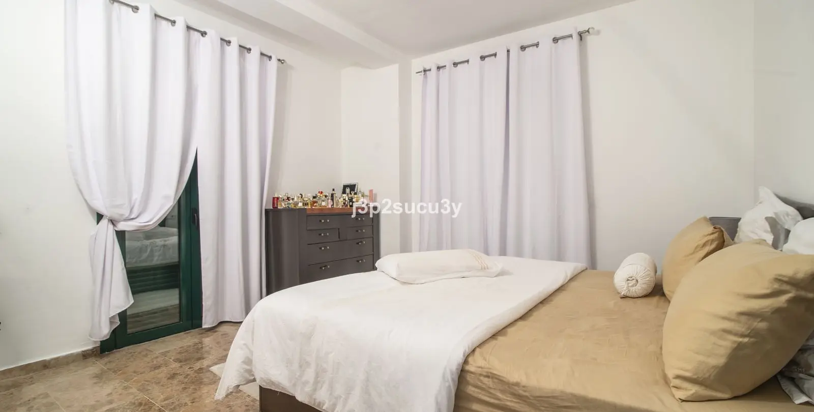 Sale of middle floor apartment in Marbella 19