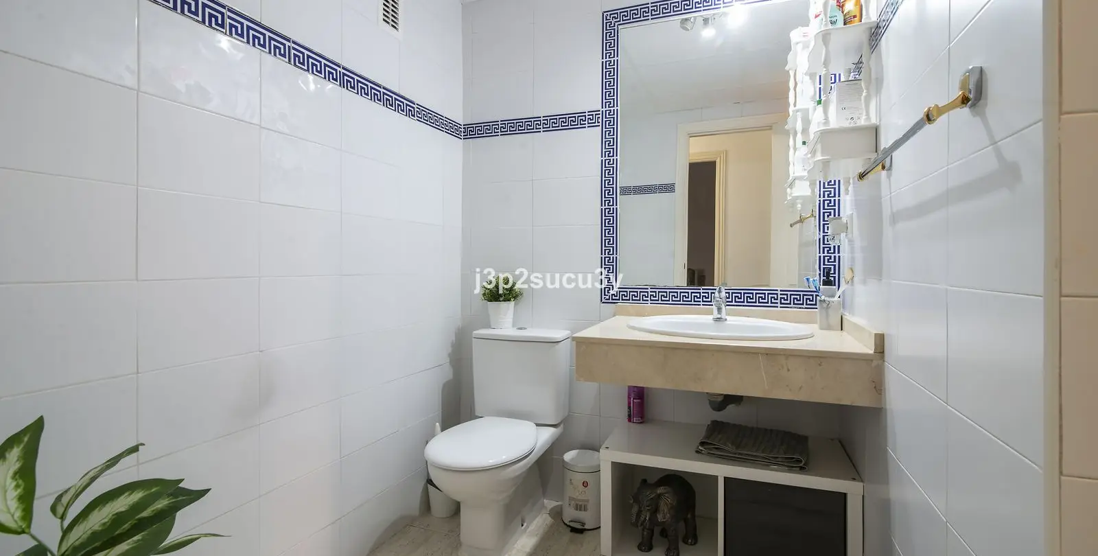 Sale of middle floor apartment in Marbella 20