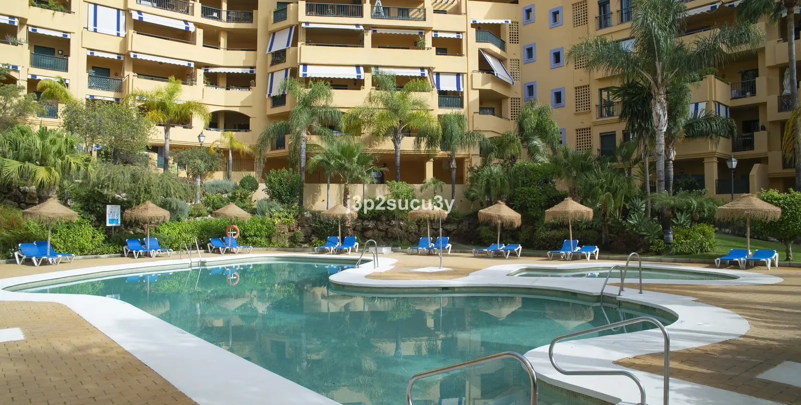 Sale of middle floor apartment in Marbella 21
