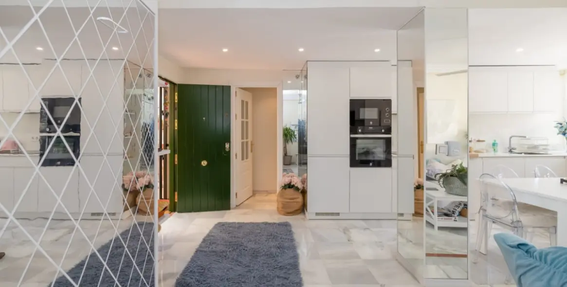 Sale of middle floor apartment in Nueva Andalucía 9
