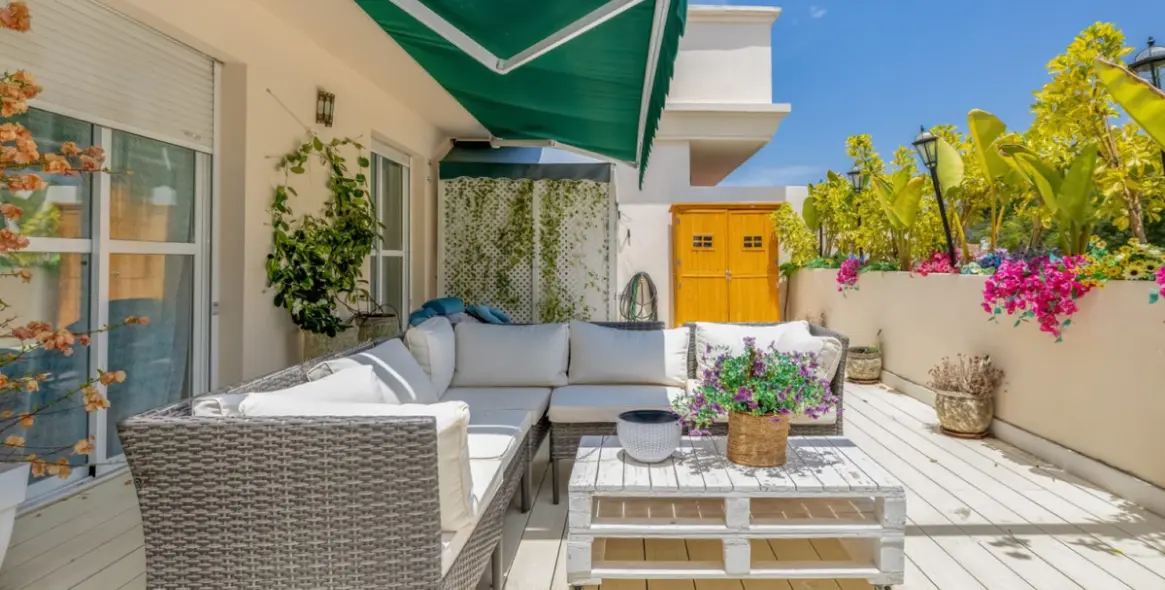 Sale of middle floor apartment in Nueva Andalucía 23