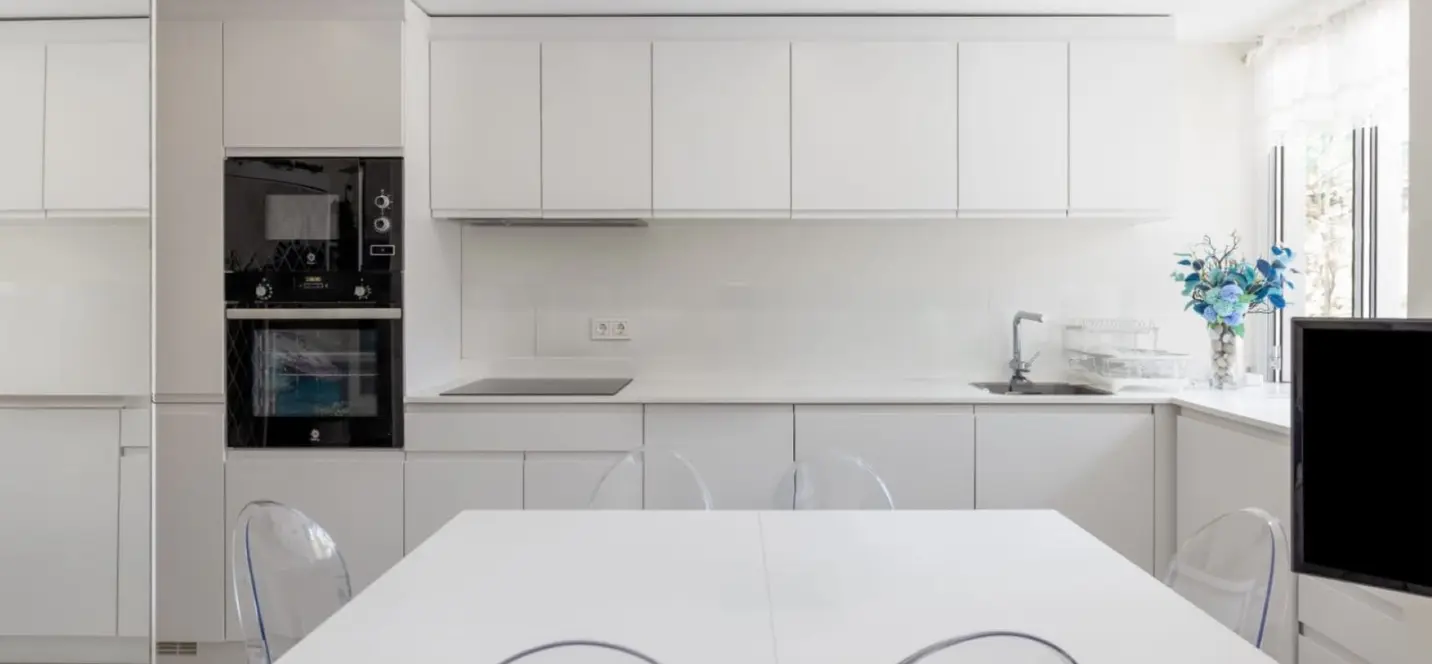 Sale of middle floor apartment in Nueva Andalucía 1