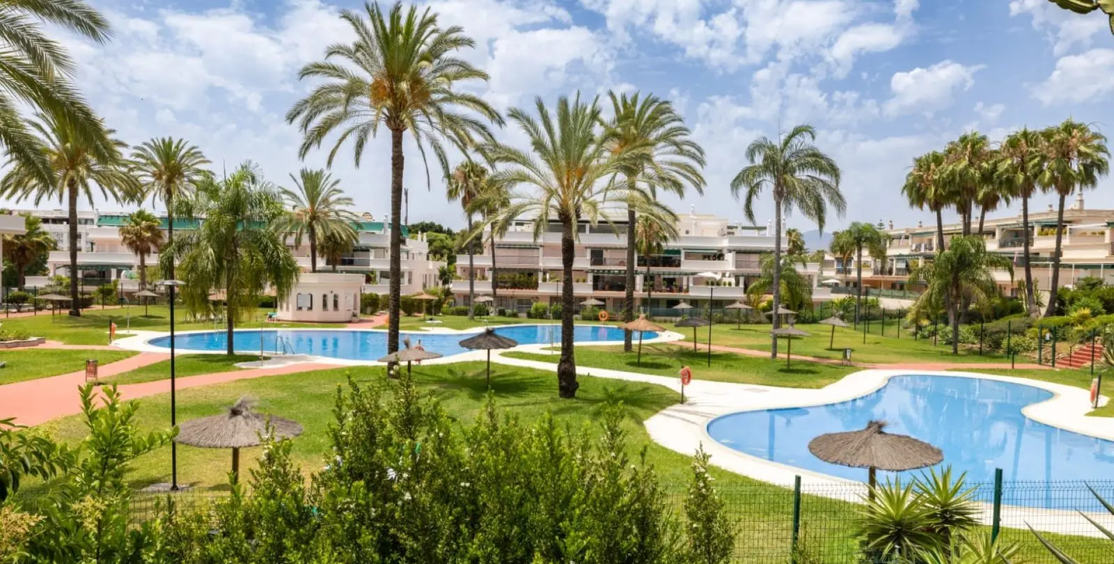 Продажа апартаментов на среднем этаже в Nueva Andalucía 6