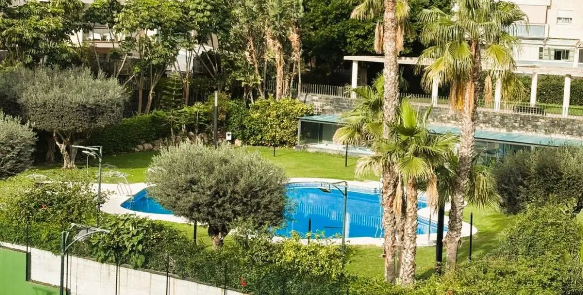 Sale of penthouse in El Pinillo 32