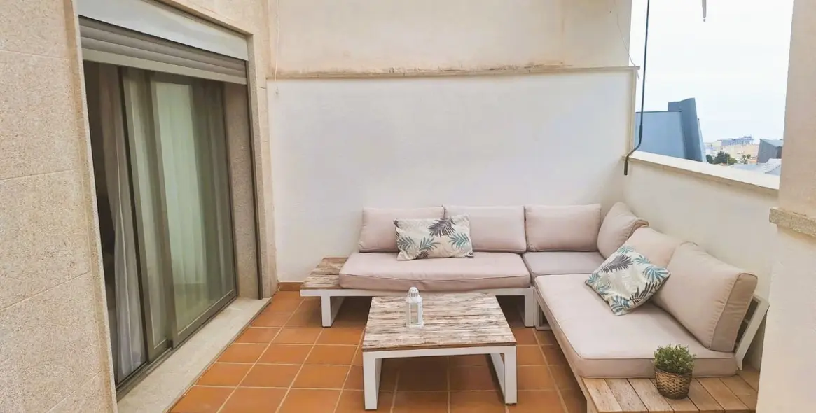 Sale of penthouse in El Pinillo 38