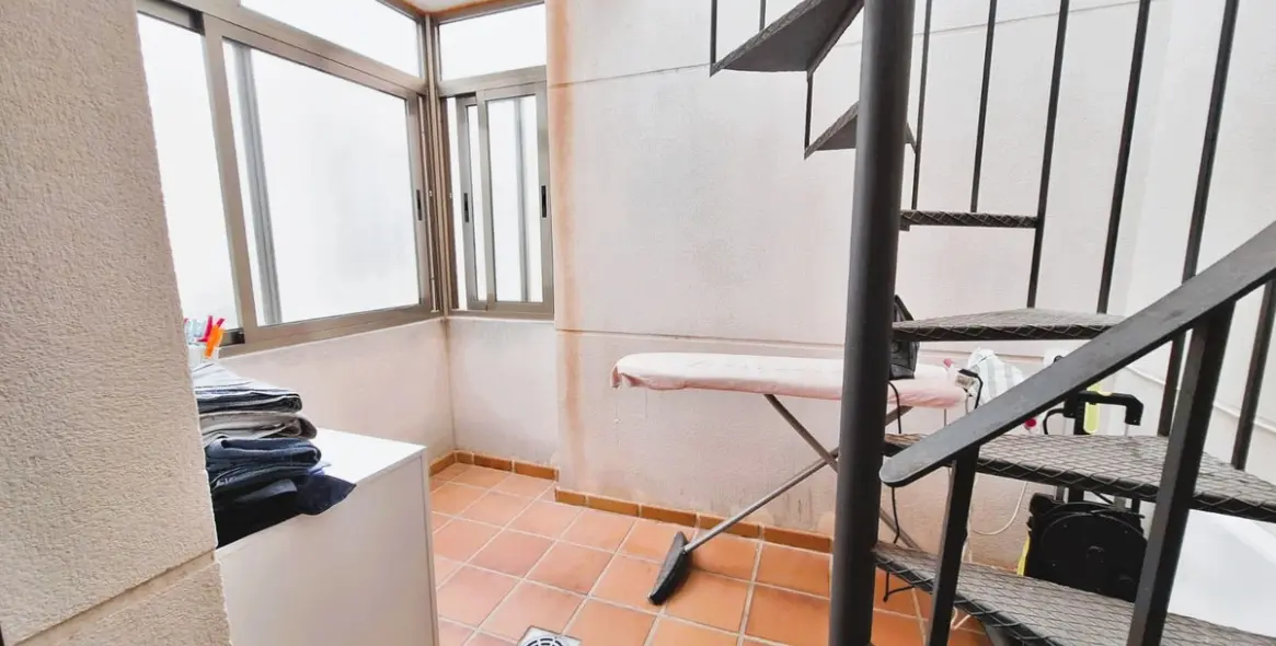 Sale of penthouse in El Pinillo 39