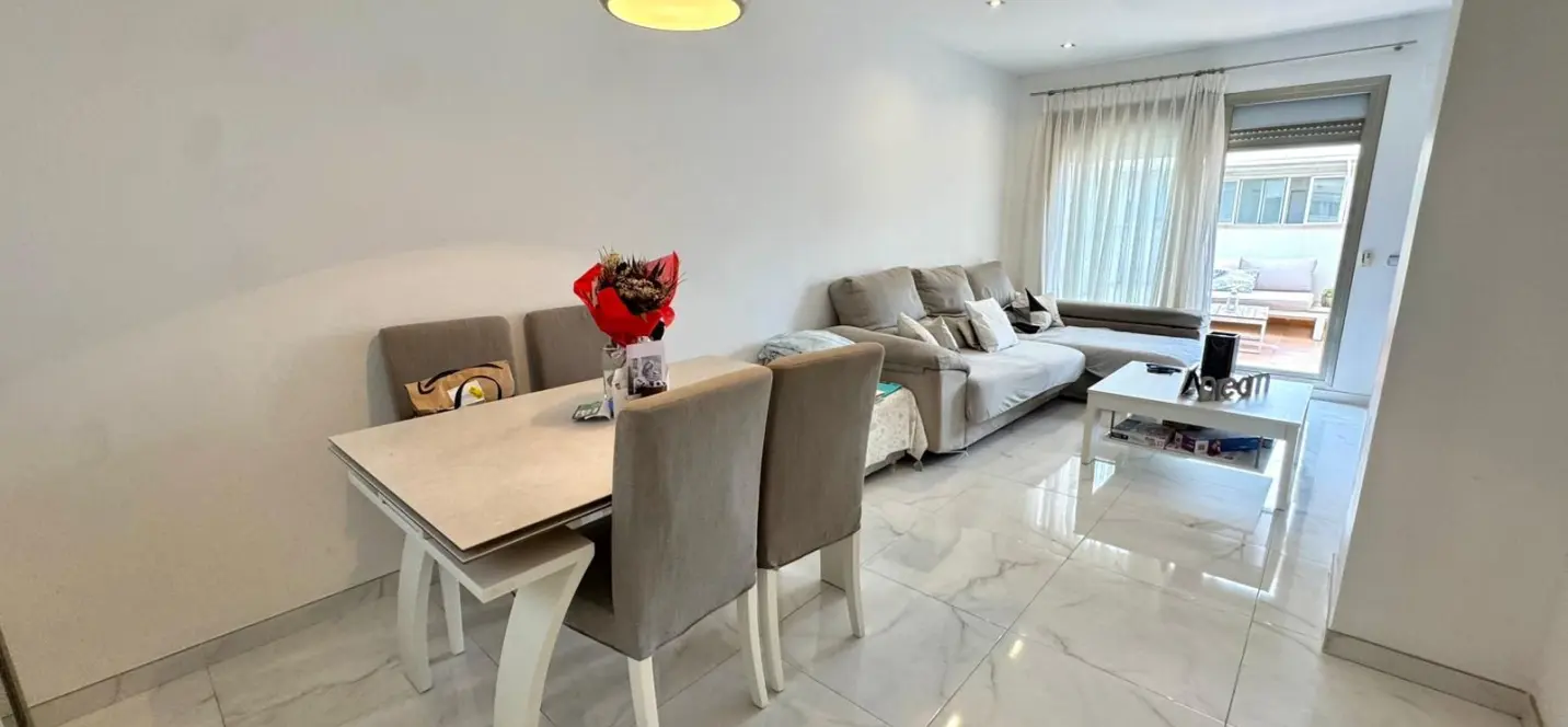 Sale of penthouse in El Pinillo 3