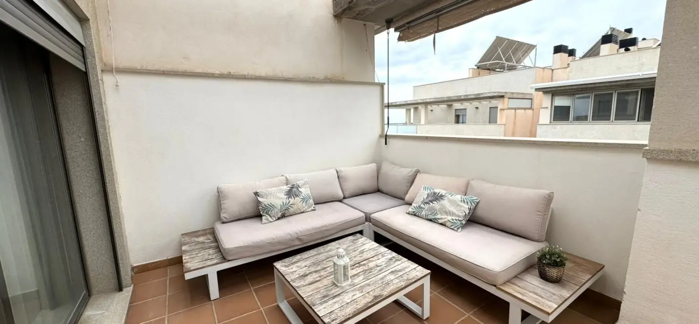 Sale of penthouse in El Pinillo 4