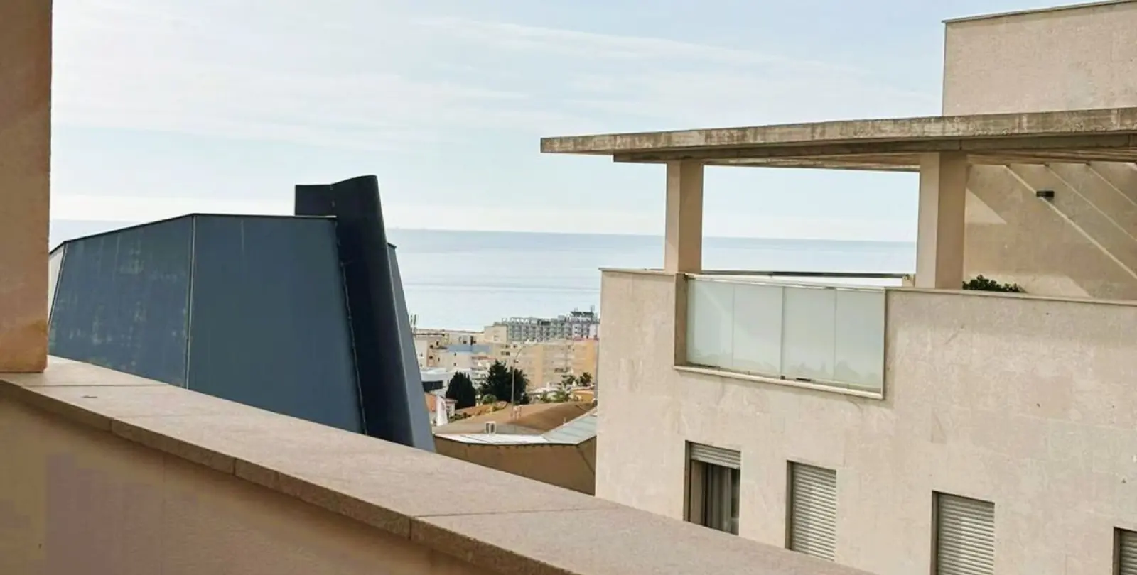 Sale of penthouse in El Pinillo 15
