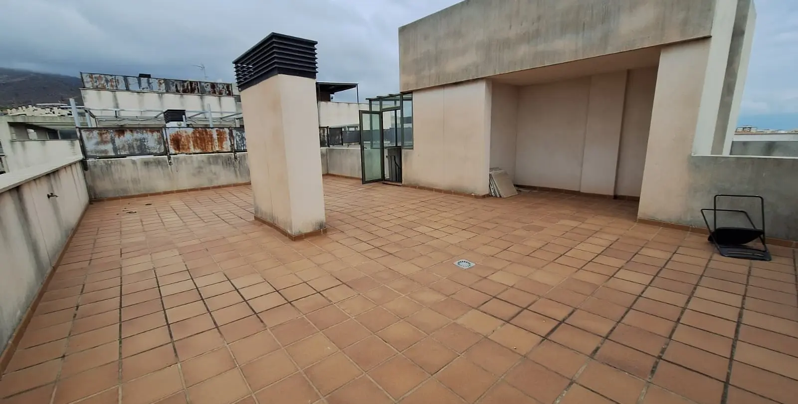 Sale of penthouse in El Pinillo 31