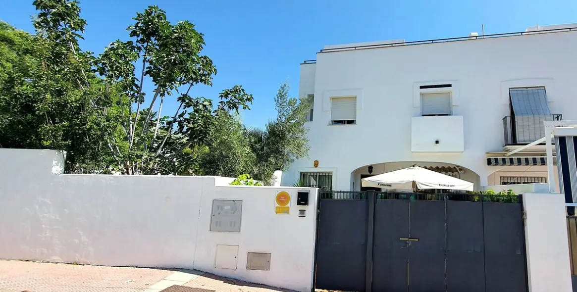Продажа таунхауса в Fuengirola 3